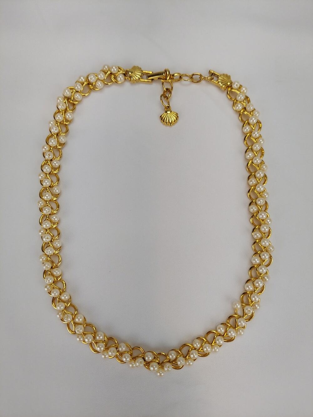 Richelieu Gold Tone Faux Pearl Vintage Choker Necklace 19"